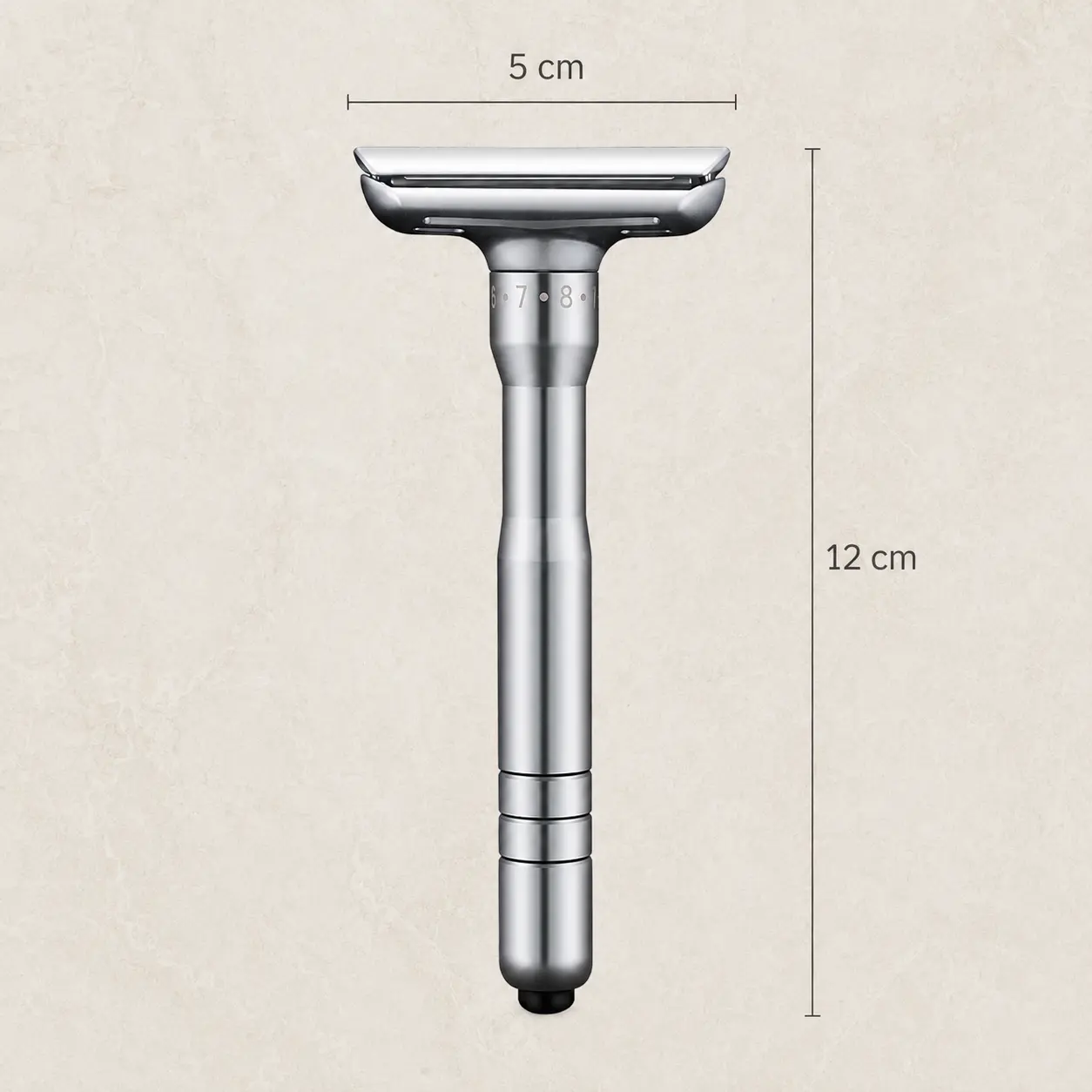 Dimensions of the razor: 12 cm total length and 5 cm head width
